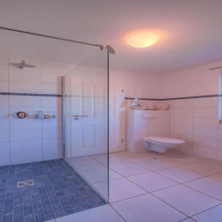 Holiday home Reihenhaus Im Ferienpark, Rechlin-nord